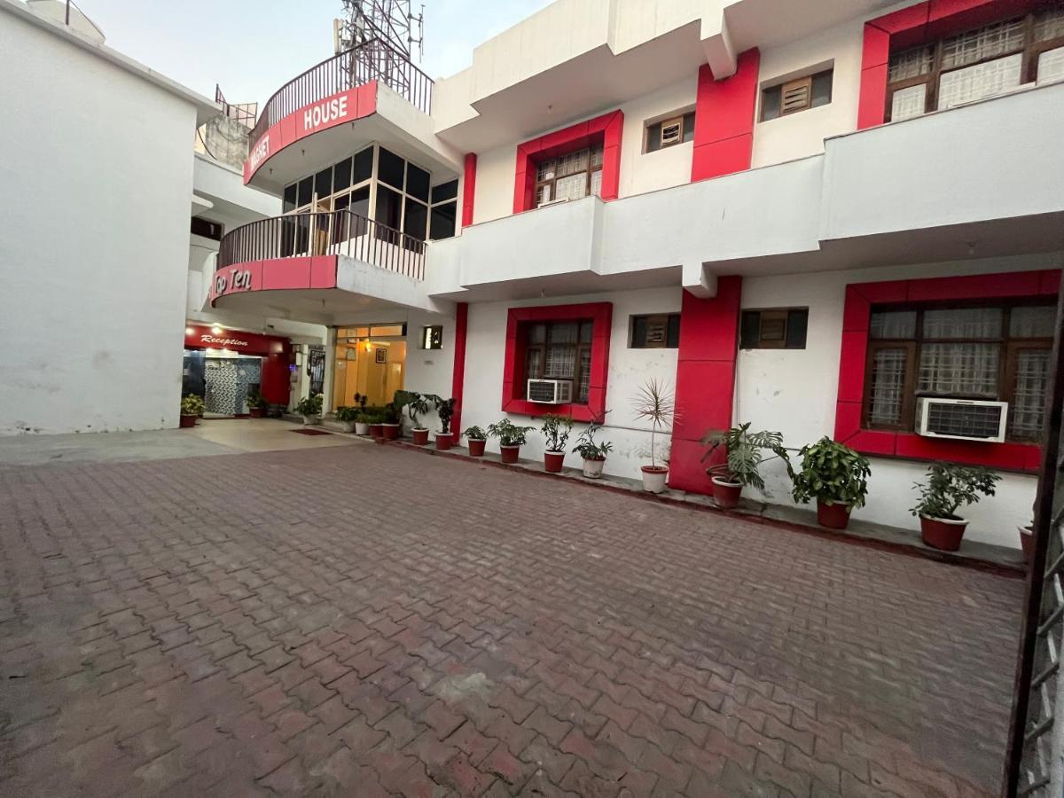 Hotel Magnet House Dehradun Ngoại thất bức ảnh